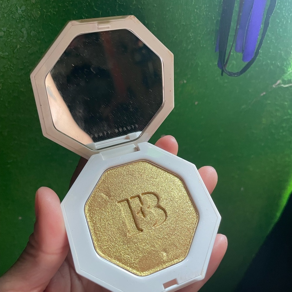 Fenty Beauty Highlight